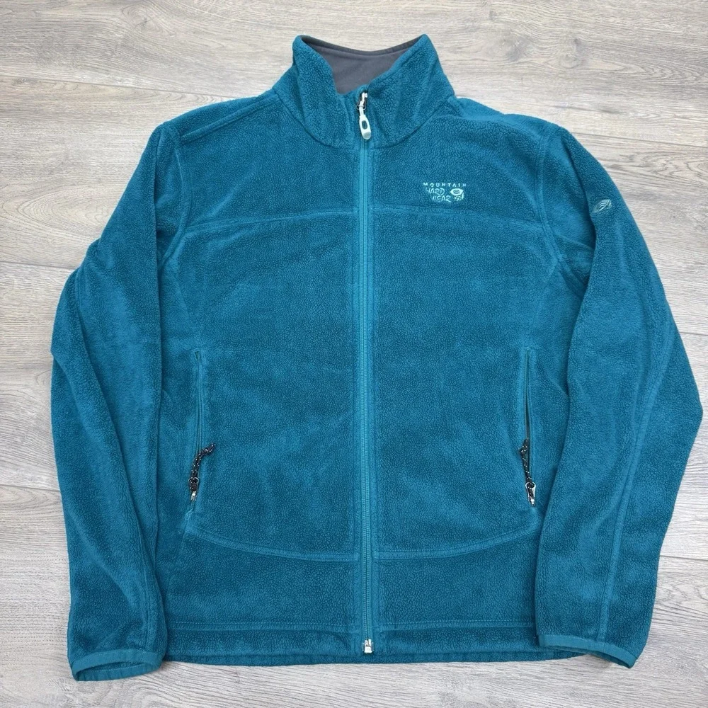 Mountain Hardwear this piece